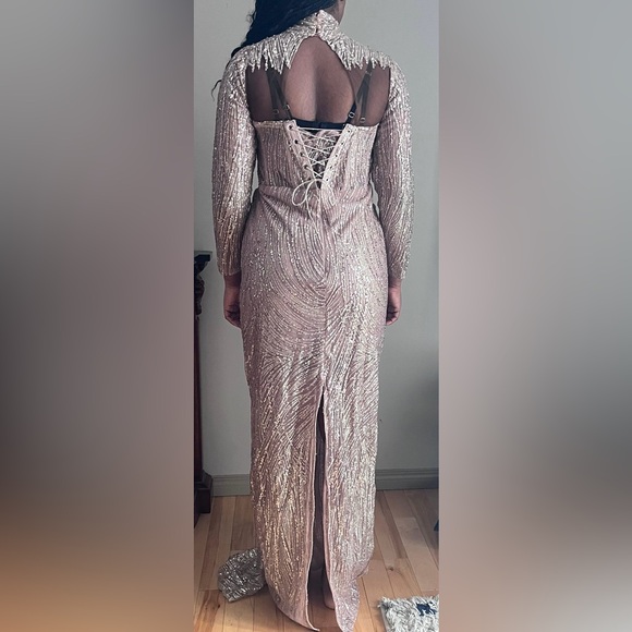 Bought for my 40th birthday but it arrived late. Never worn,still intact. - Picture 3 of 4